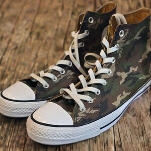 𝗦𝗢𝗟𝗗 RARE Converse Chuck Taylor All Star 𓆧 Woodland Camo 𓆧 men's size 12